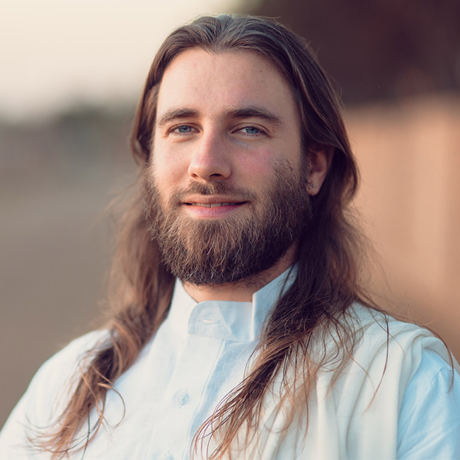 Swami Purnachaitanya